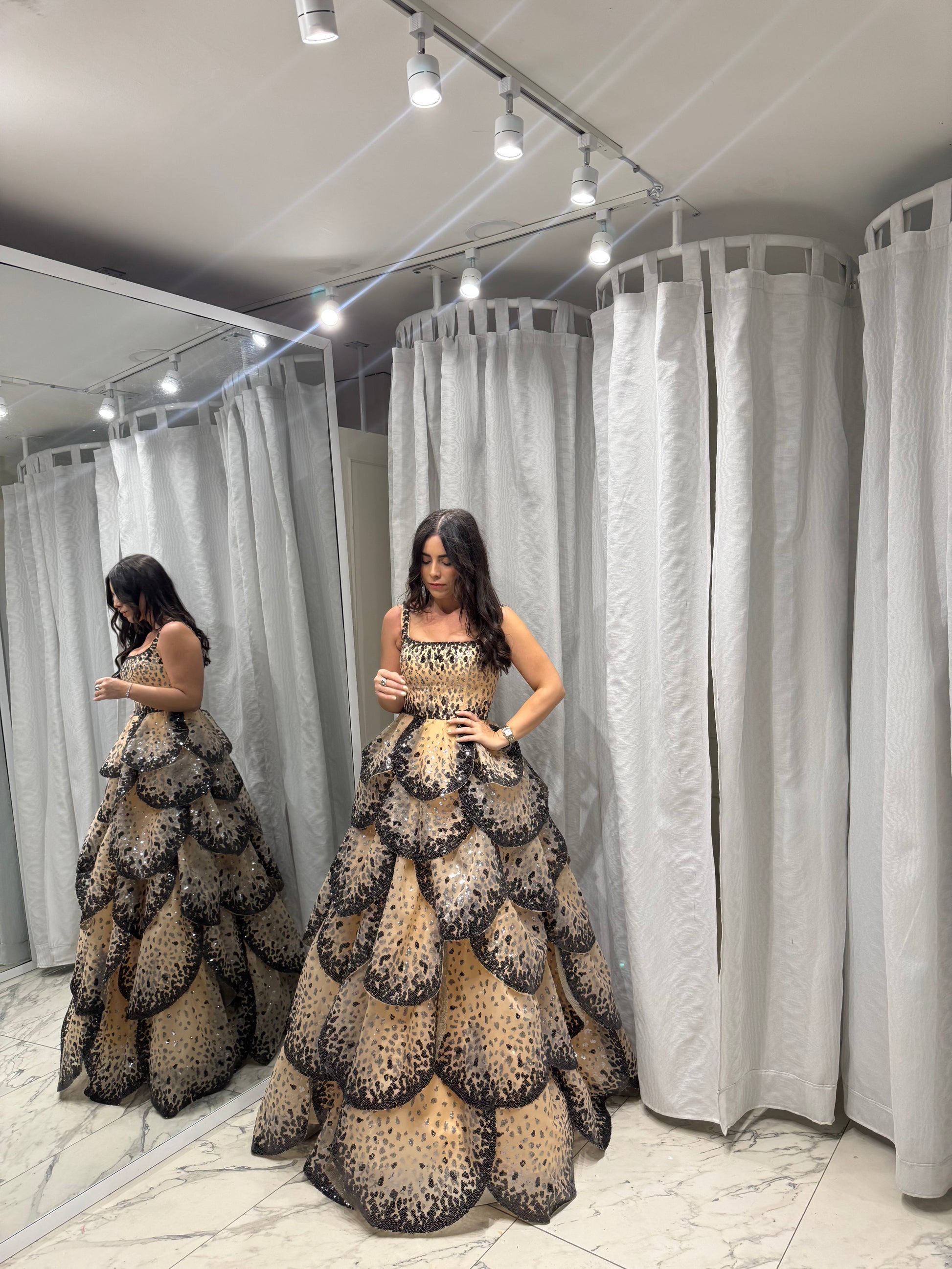 VESTIDO LARGO CAPAS MUSEUM