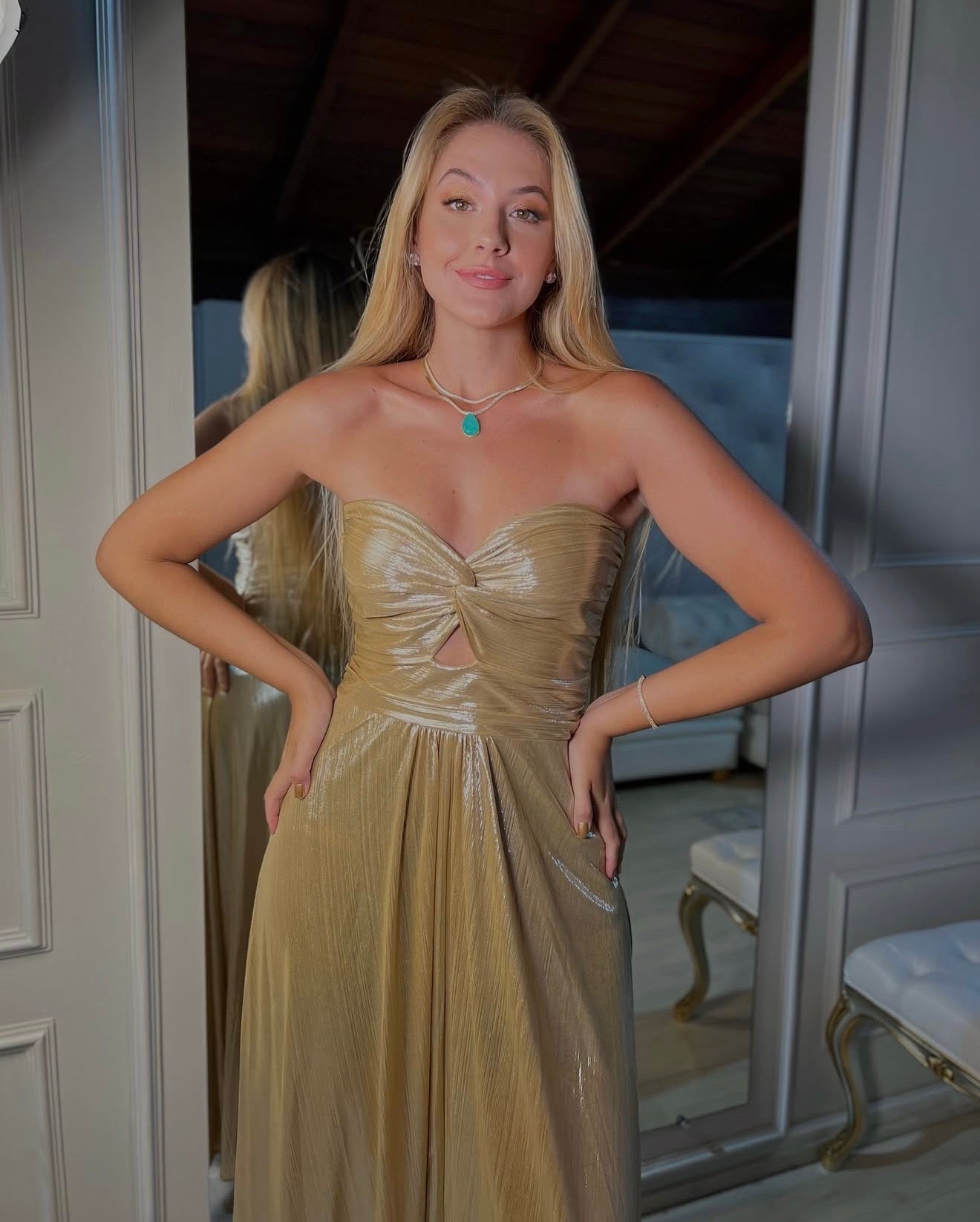 VESTIDO STRAPLE DORADO LARGO