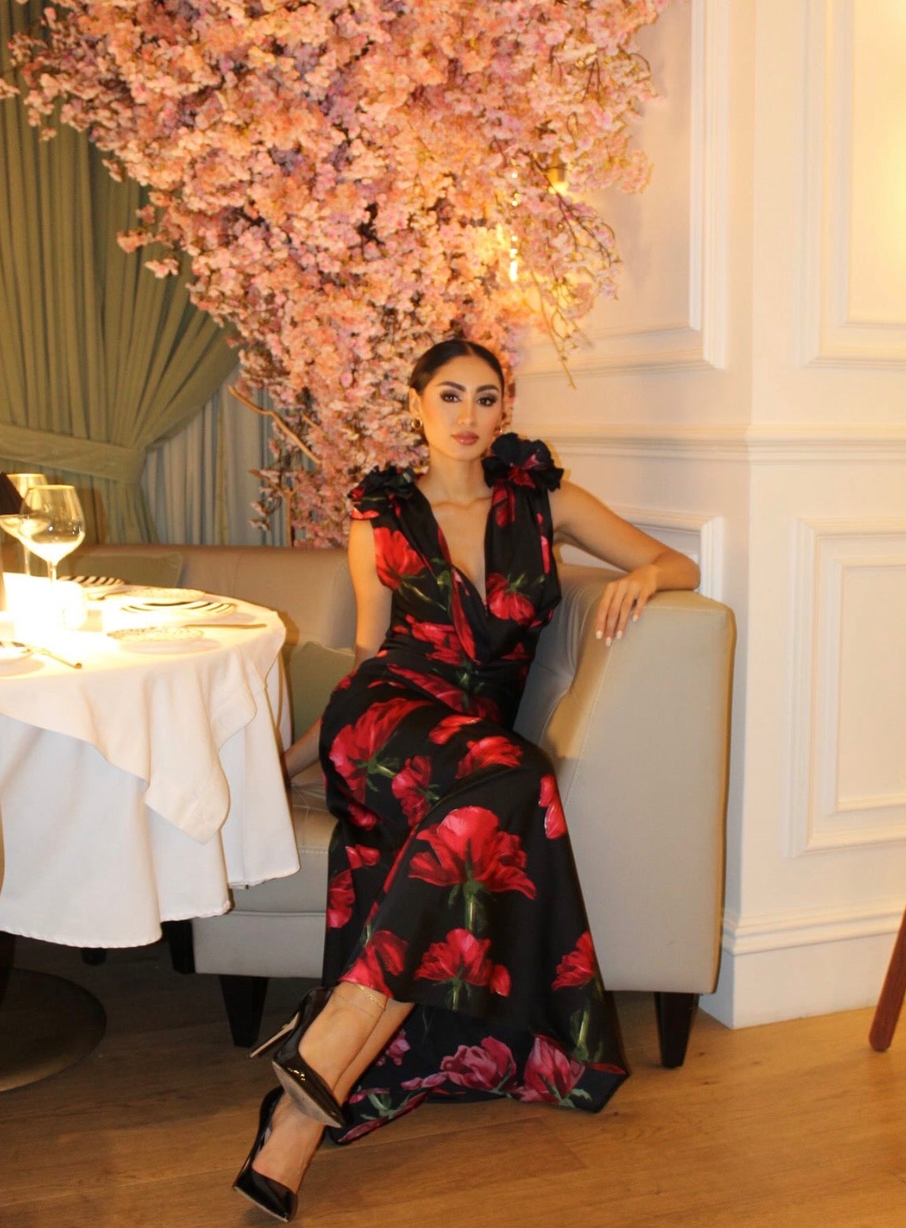 VESTIDO NEGRO CON FLORES LARGO