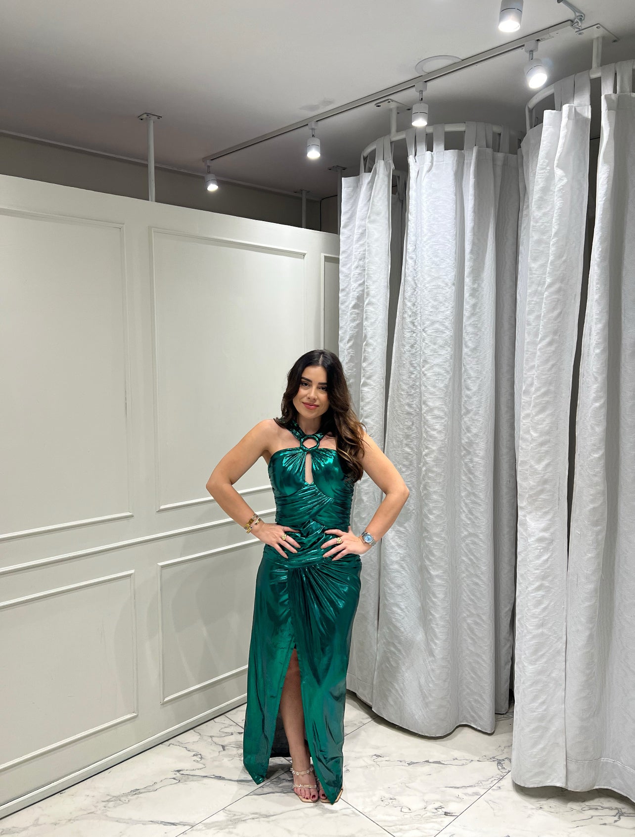 VESTIDO LARGO VERDE METÁLICO