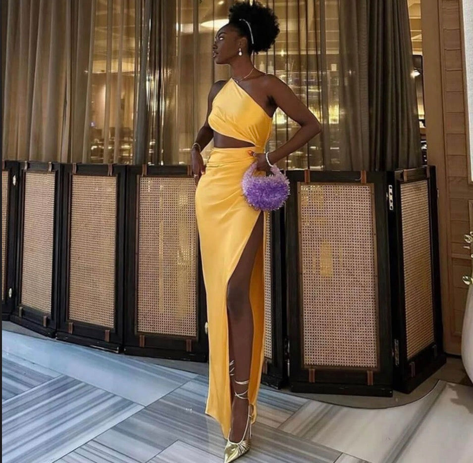 VESTIDO AMARILLO LARGO CUTOUT