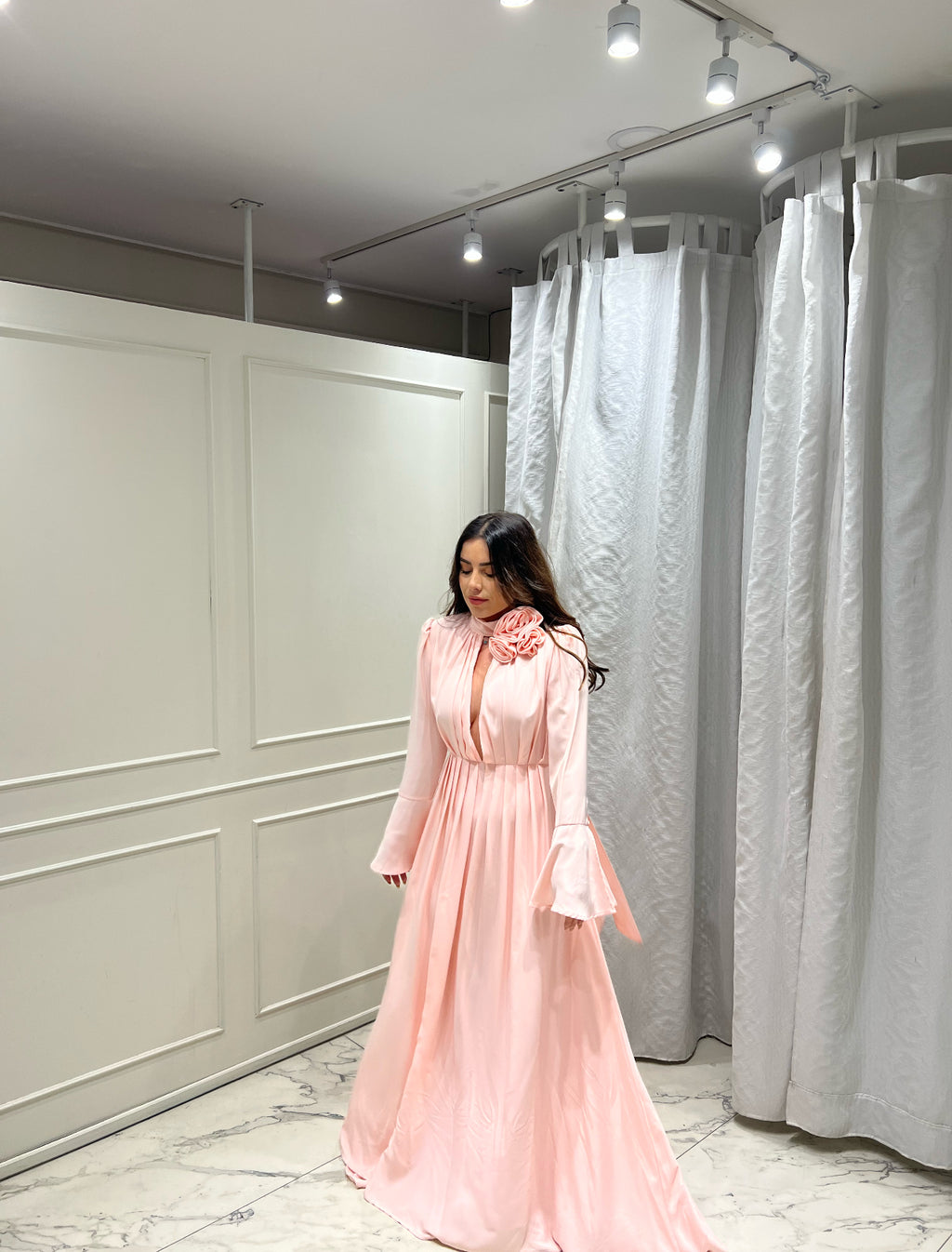 VESTIDO LARGO ROSA DE MANGA LARGA