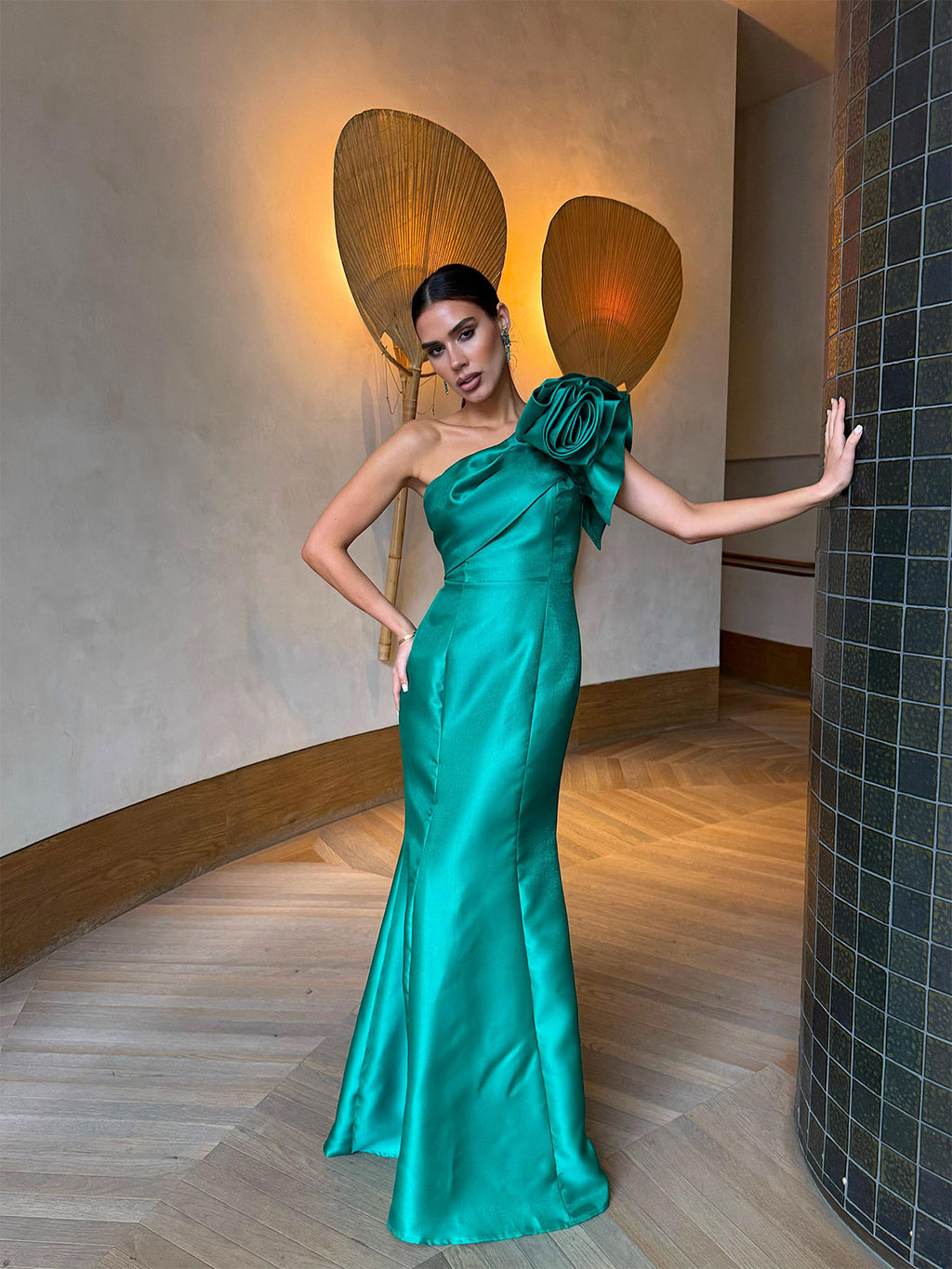 VESTIDO VERDE ONE SHOULDER FLOWER