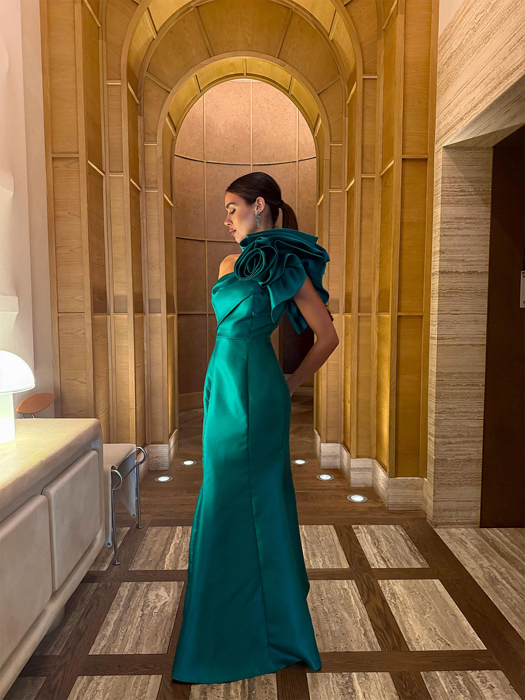 VESTIDO VERDE ONE SHOULDER FLOWER