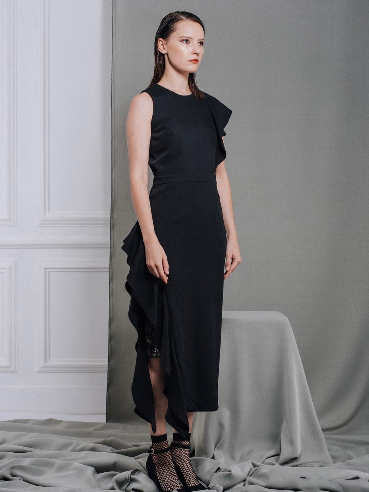 VESTIDO NEGRO 3/4 BCBG