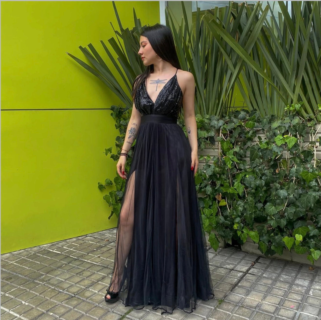 VESTIDO NEGRO LARGO DE TULE
