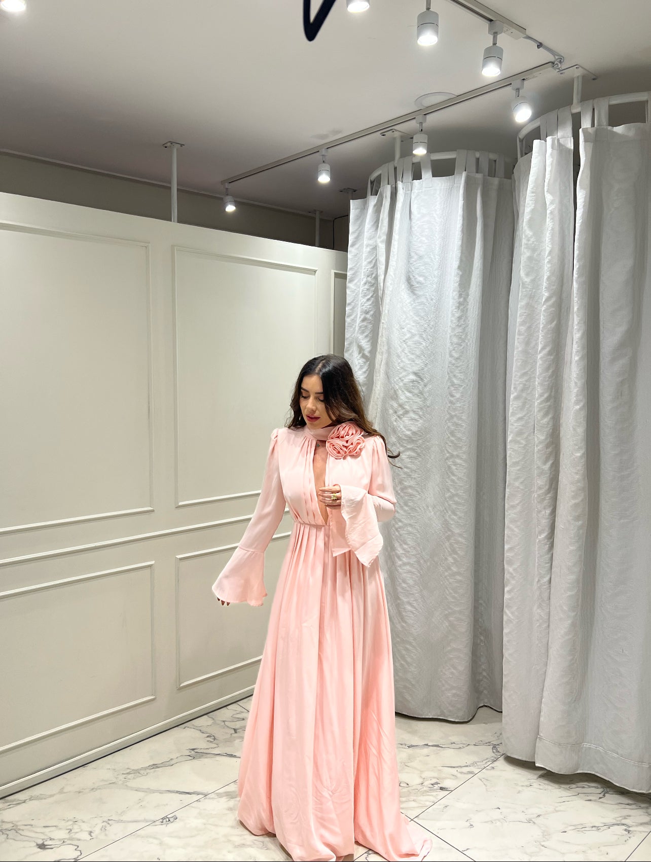 VESTIDO LARGO ROSA DE MANGA LARGA