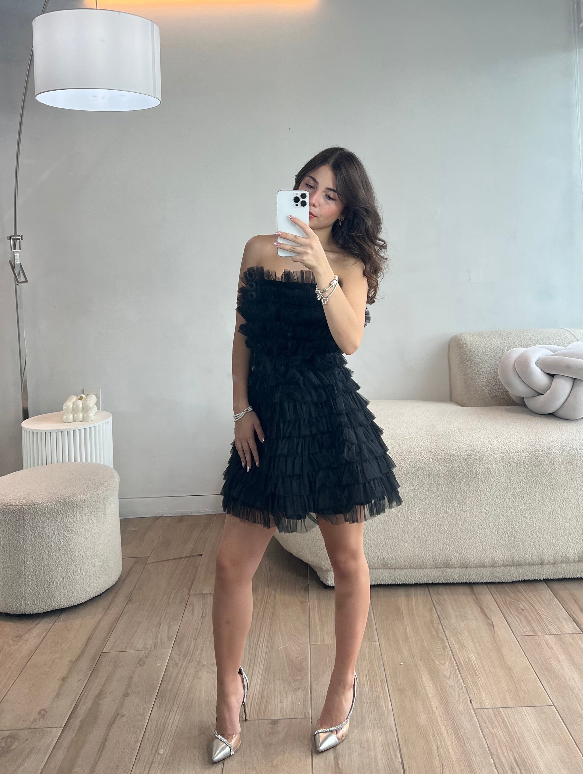 VESTIDO NEGRO CORTO TUL