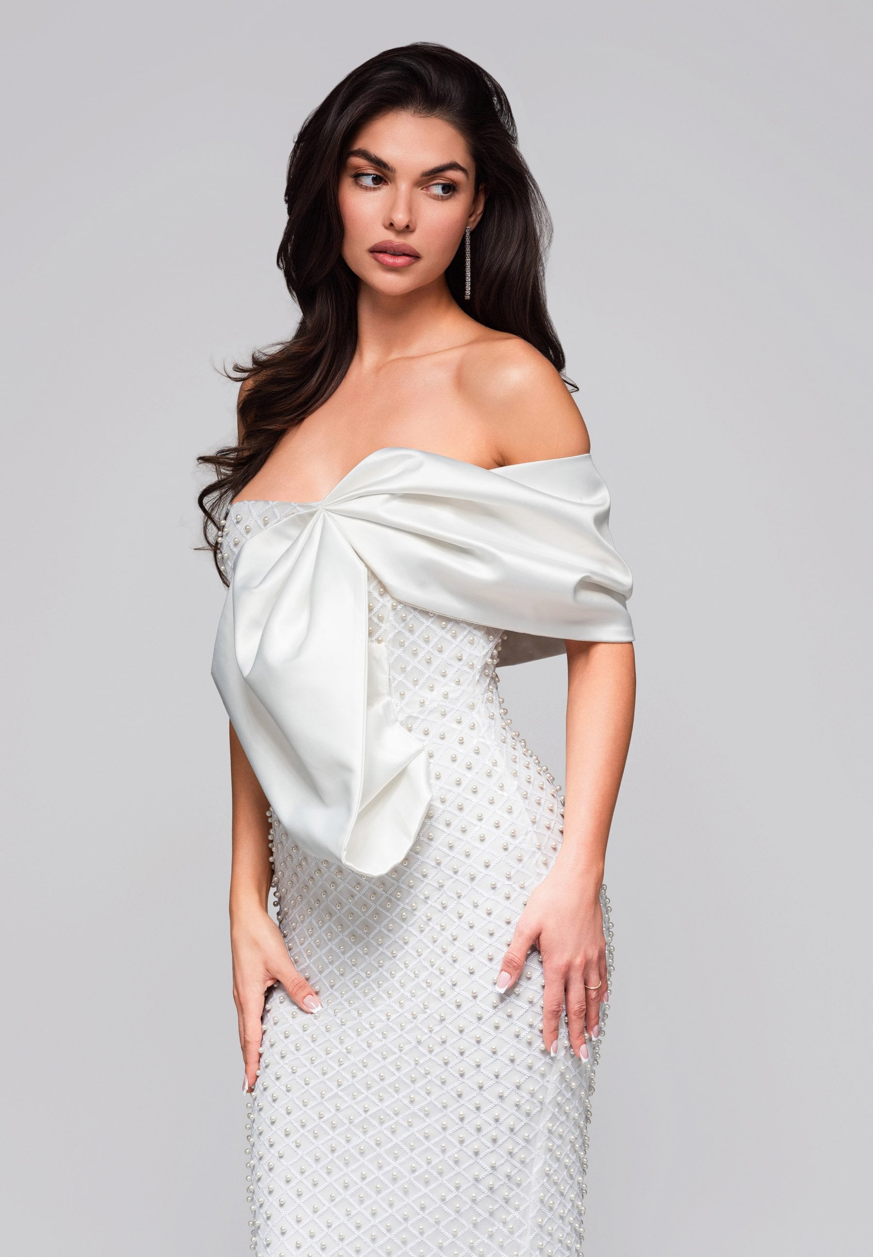 VESTIDO BLANCO CON PERLAS