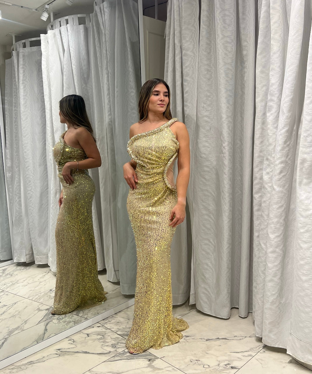VESTIDO DORADO
