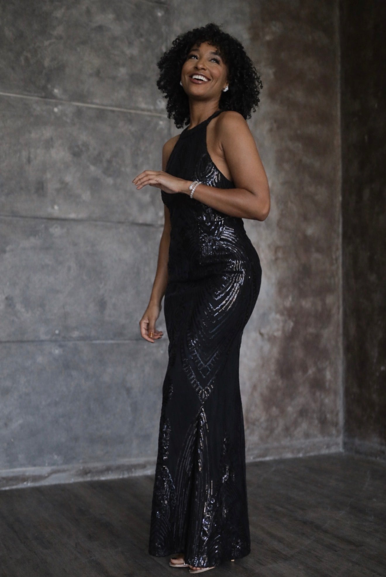 VESTIDO NEGRO LARGO HALTER