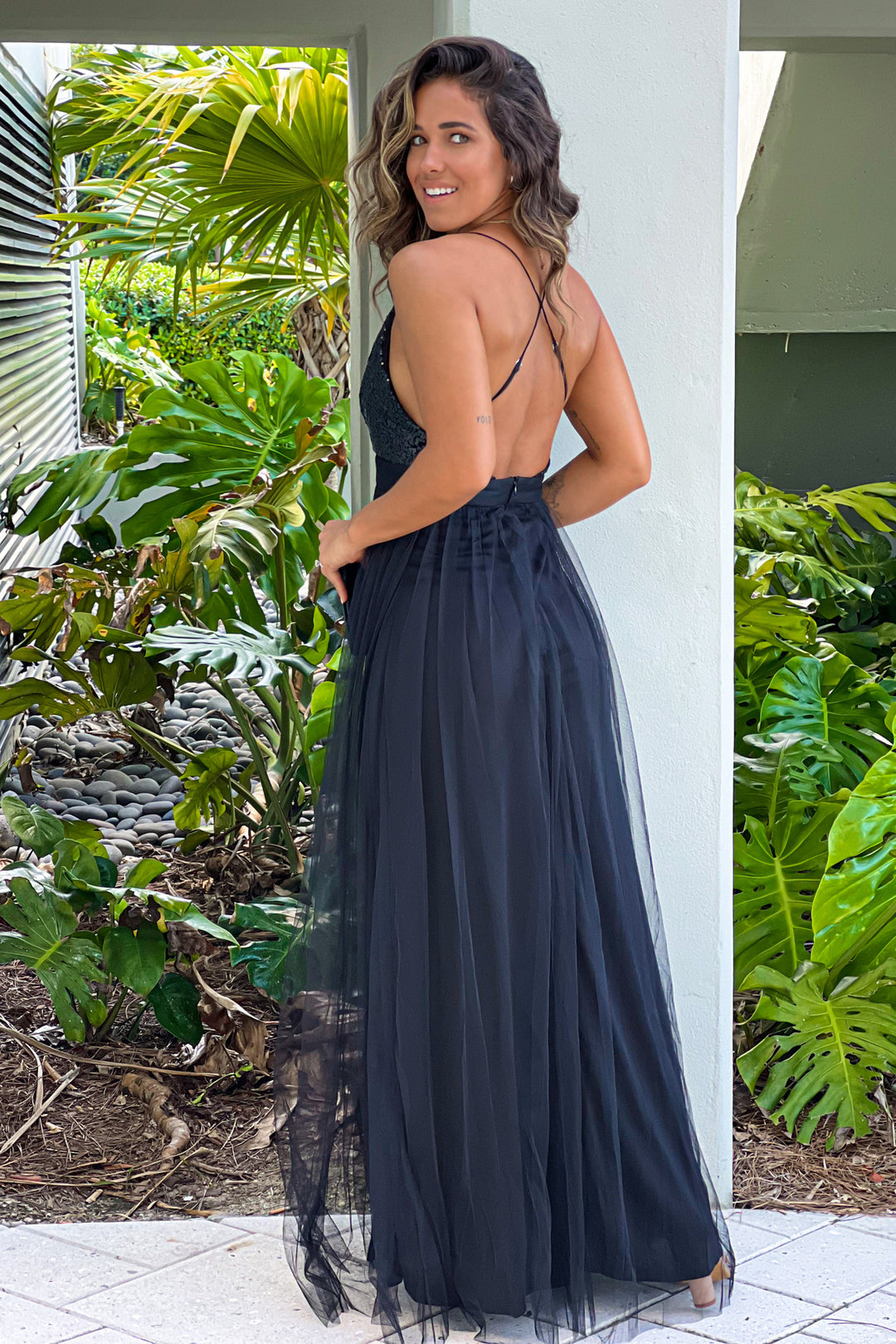 VESTIDO NEGRO LARGO DE TULE