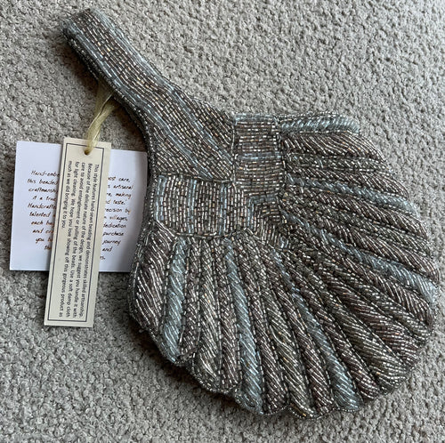 BOLSA PLATEADA BORDADA