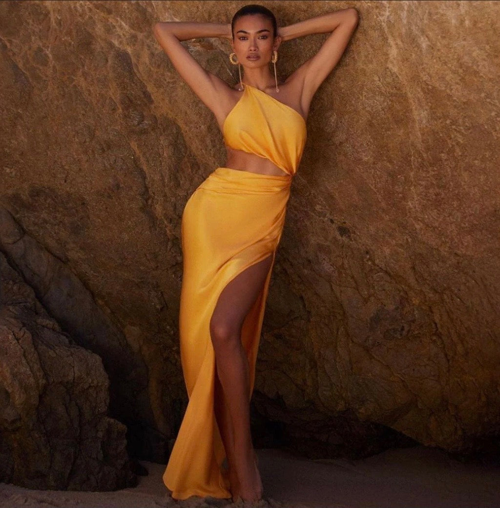 VESTIDO AMARILLO LARGO CUTOUT