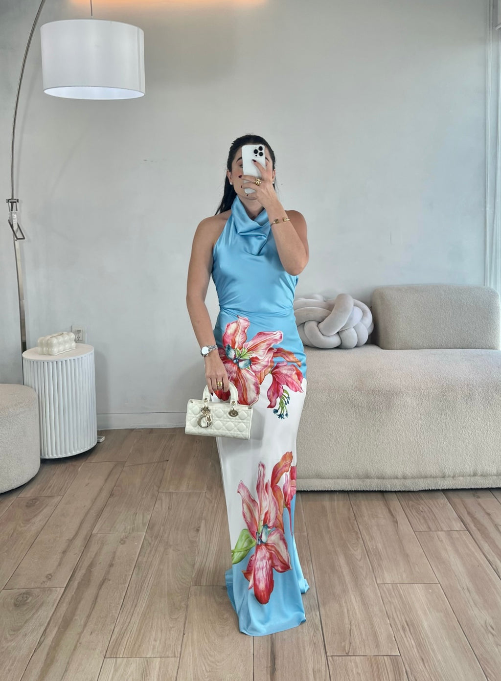 VEDTIDO HALTER AZUL CON FLORES