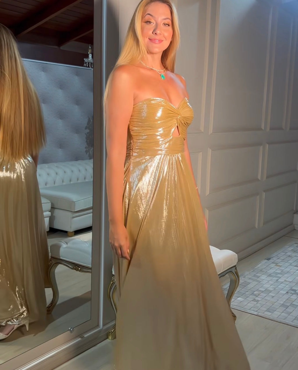 VESTIDO STRAPLE DORADO LARGO