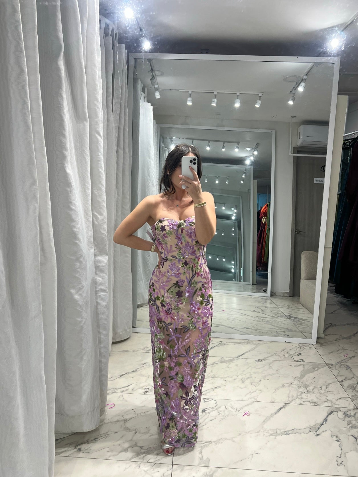 VESTIDO LARGO MORADO BORDADO