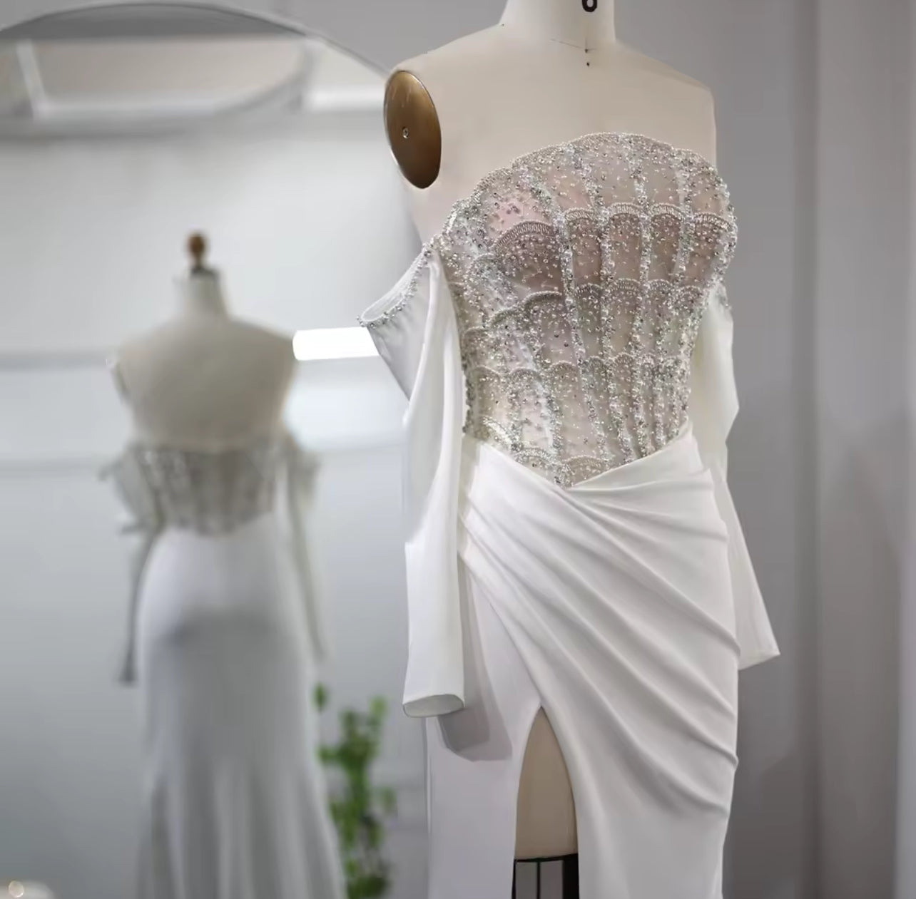 VESTIDO BLANCO CON MANGAS REMOVIBLES