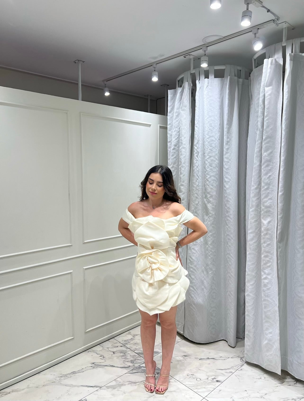 VESTIDO CORTO DE FLOR