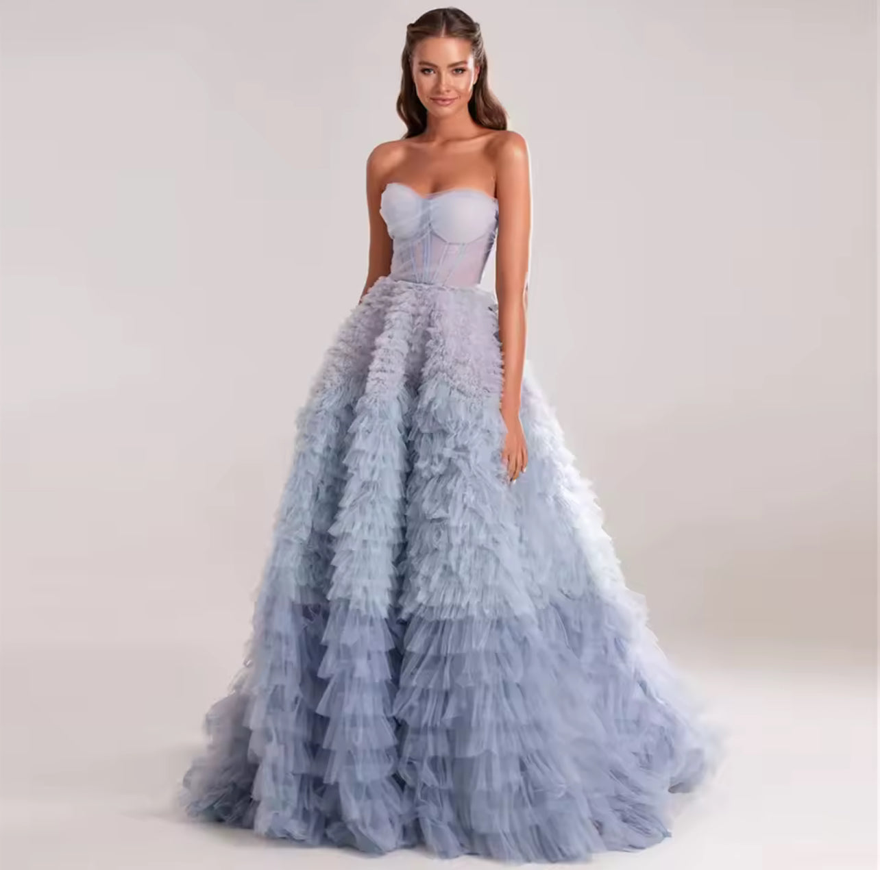 VESTIDO AZUL CAPAS DE TUL