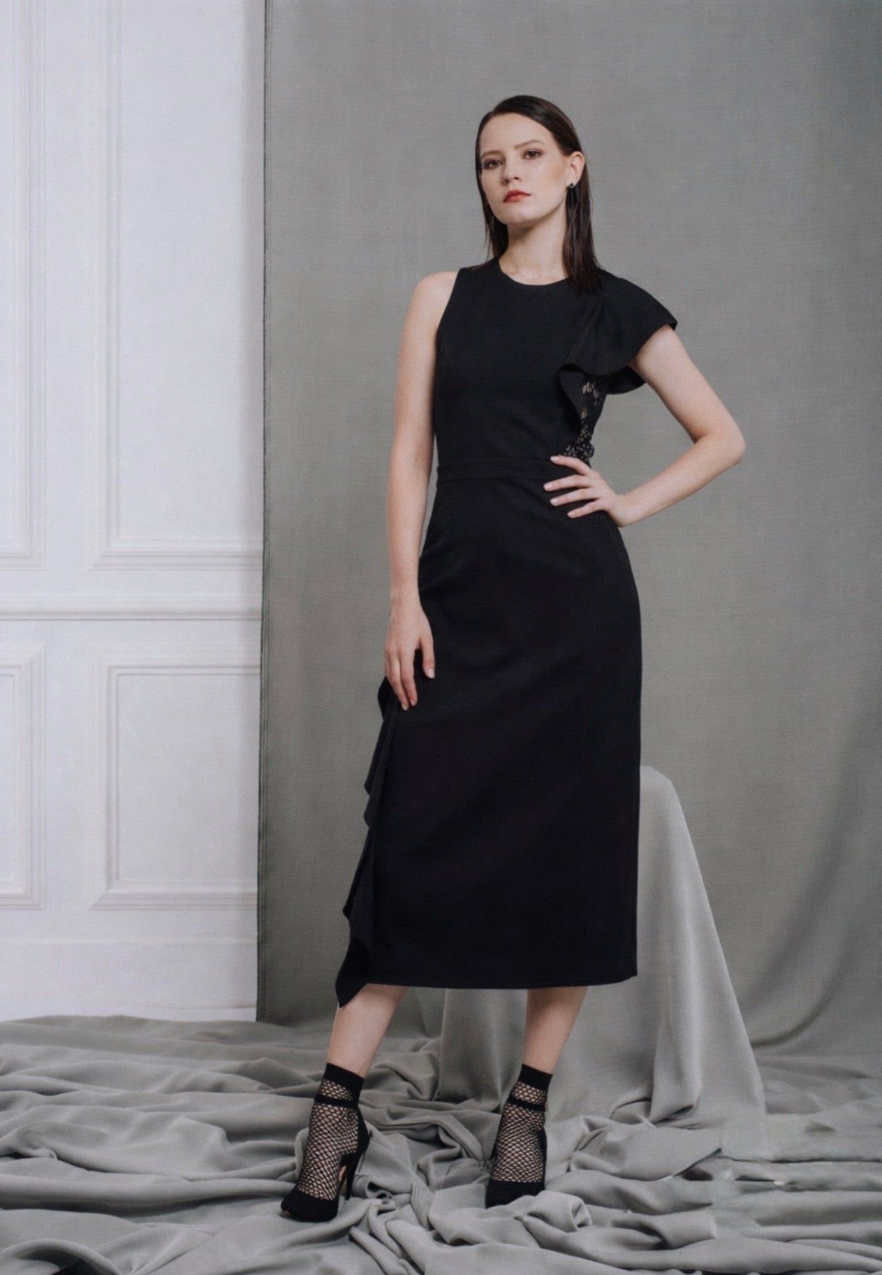 VESTIDO NEGRO 3/4 BCBG