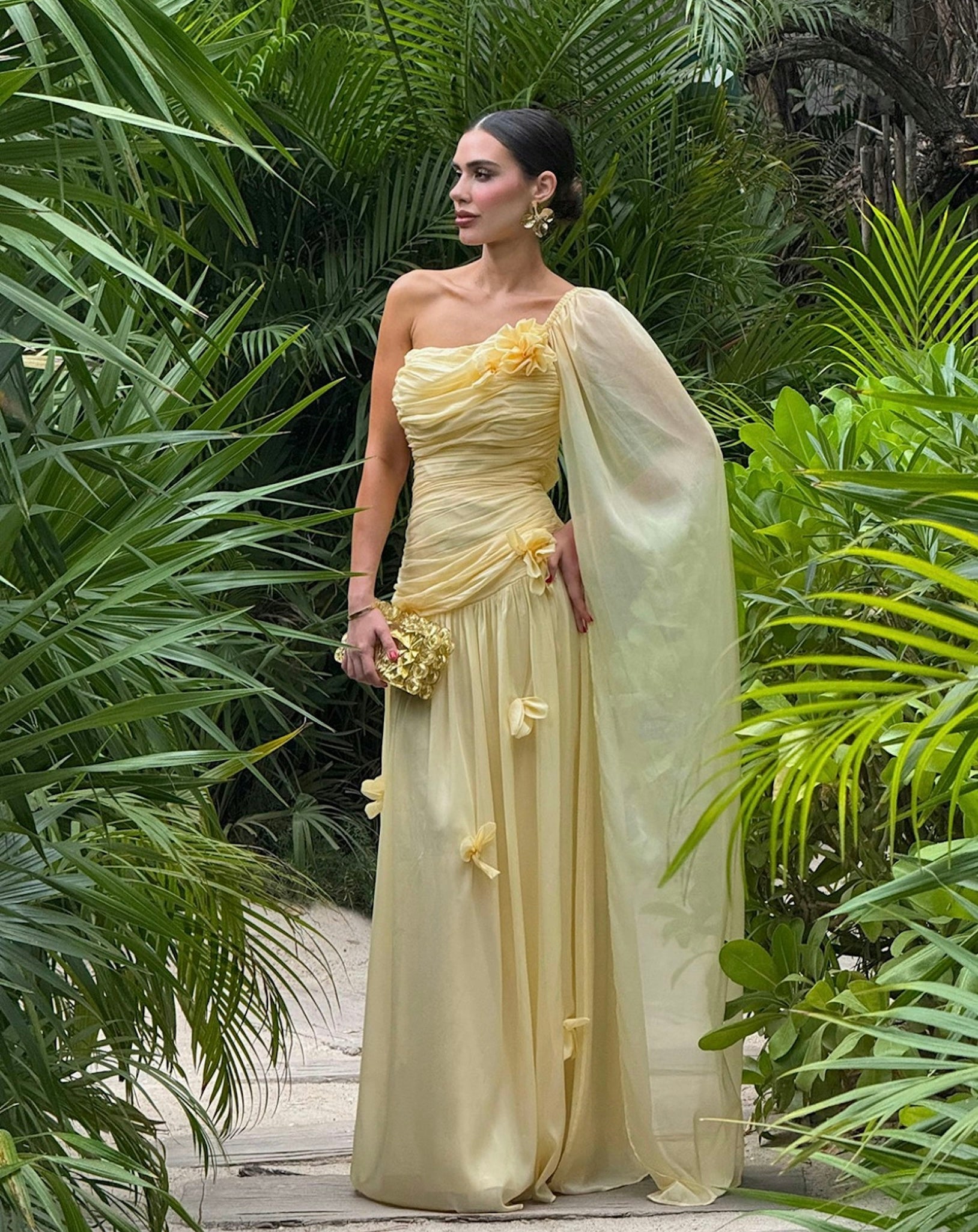 VESTIDO LARGO AMARILLO MANTEQUILLA