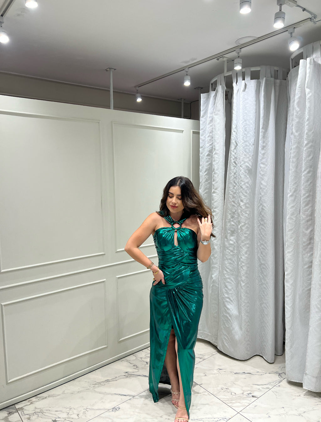 VESTIDO LARGO VERDE METÁLICO