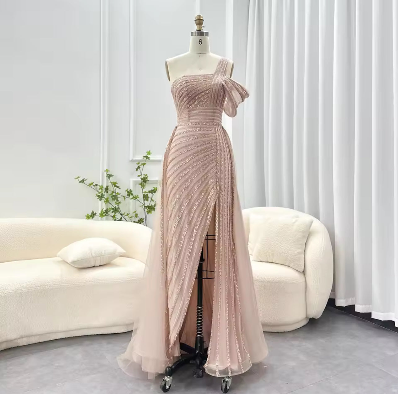 VESTIDO ROSA BORDADO