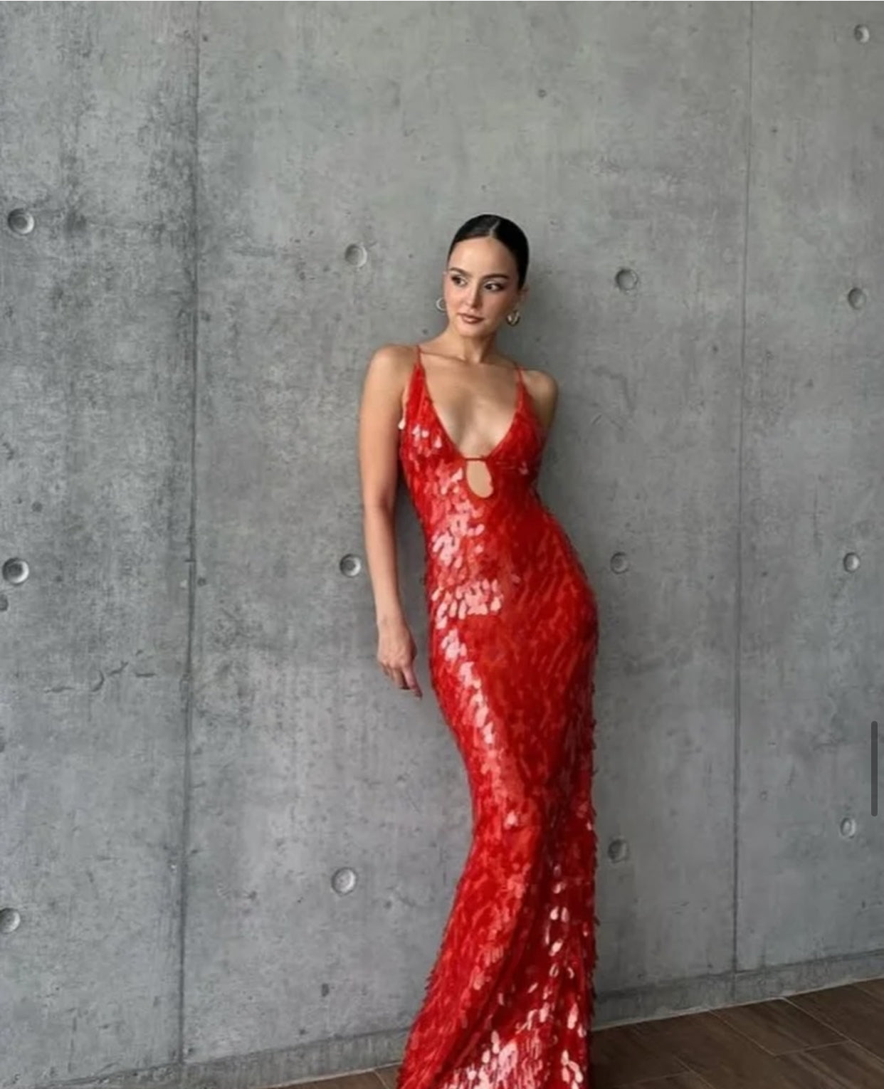 VESTIDO RIJO DE LENTEJUELAS LARGO