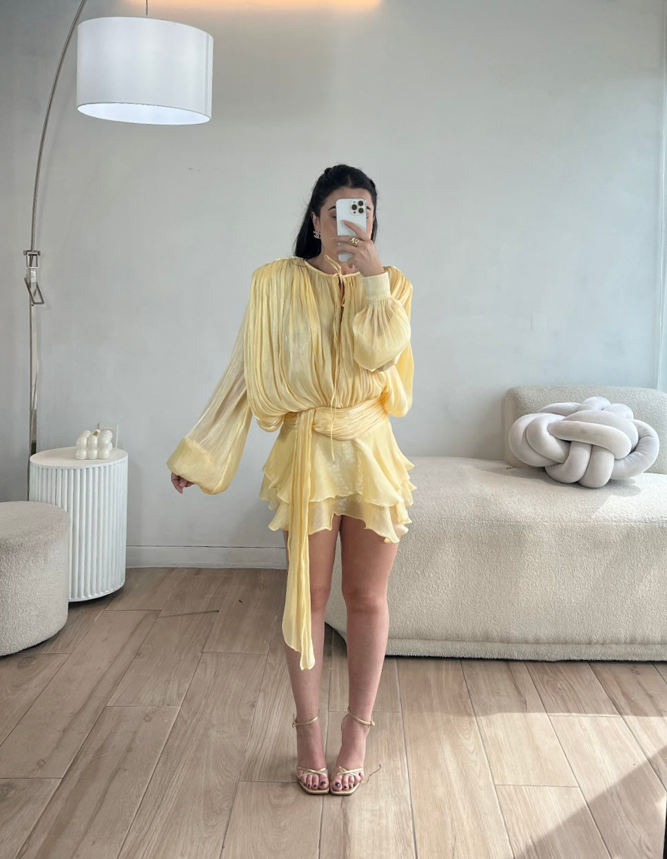 VESTIDO CORTO AMARILLO MANTEQUILLA